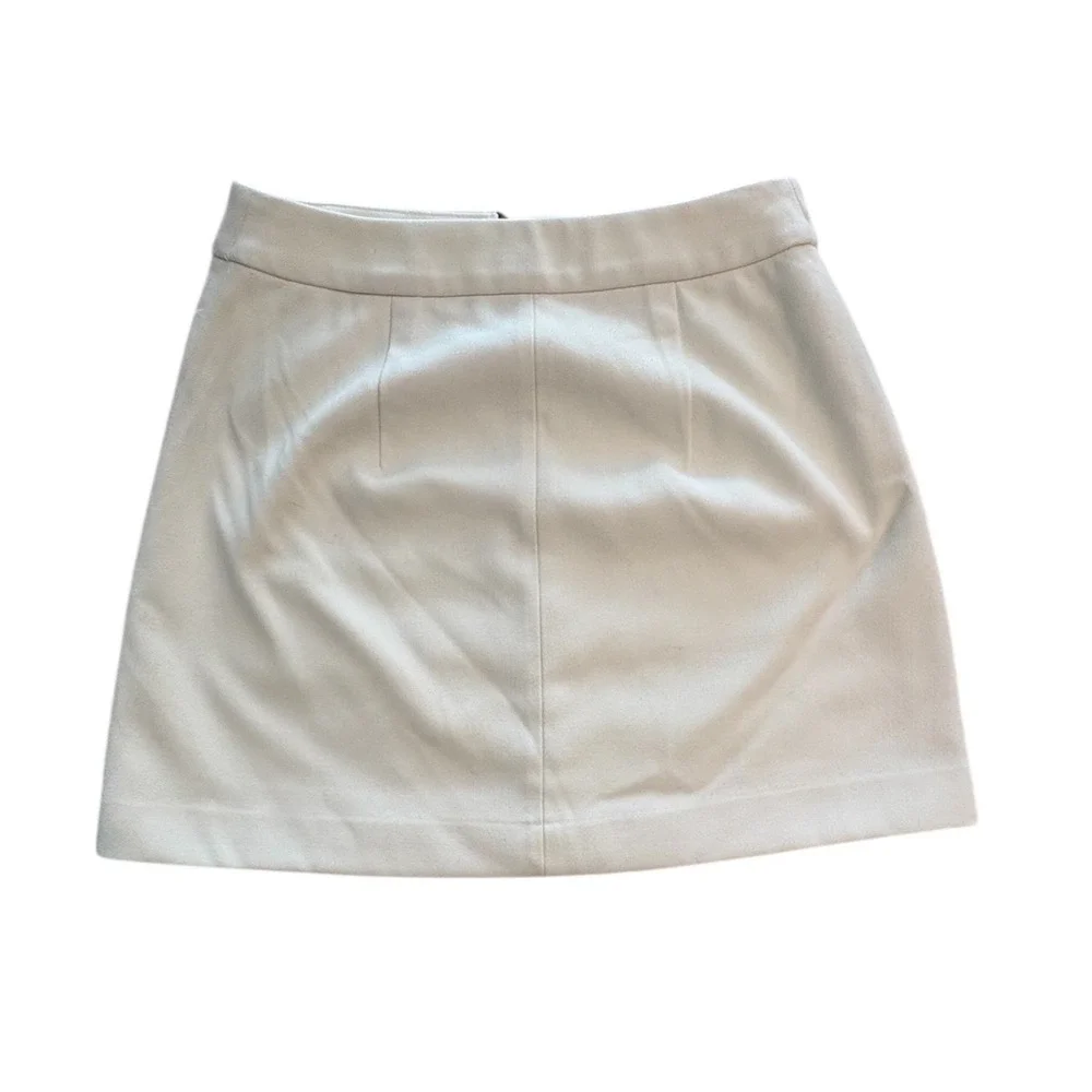 Express White A-Line Mini Skirt with Front Gold‎ Ring Zipper Black Trim Size 4